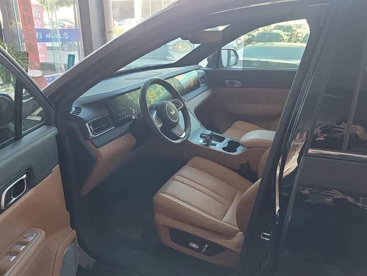 Фото 9 - LiXiang One