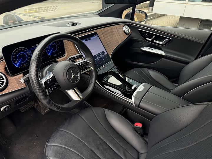 Фото 6 - Mercedes-Benz EQE