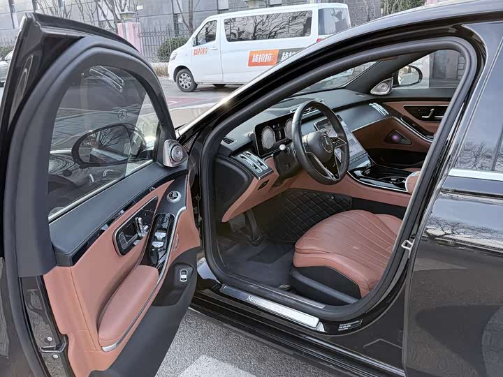 Фото 9 - Mercedes-Benz S-Class