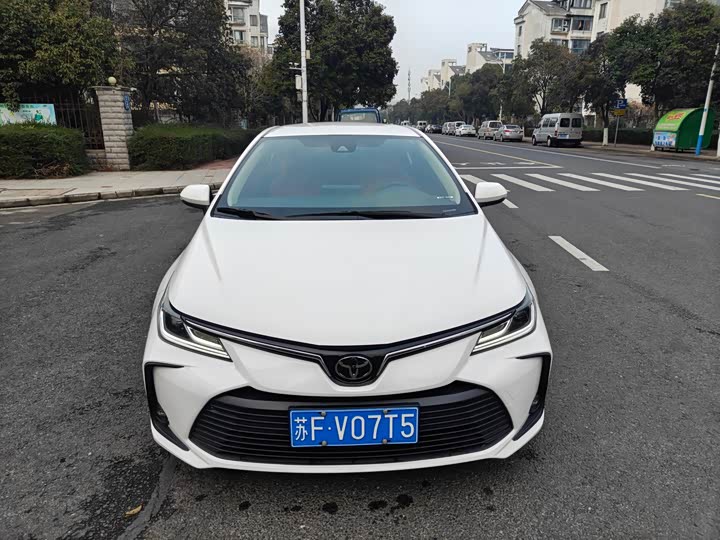 Фото 1 - Toyota Corolla