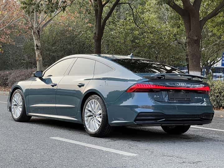 Фото 5 - Audi A7