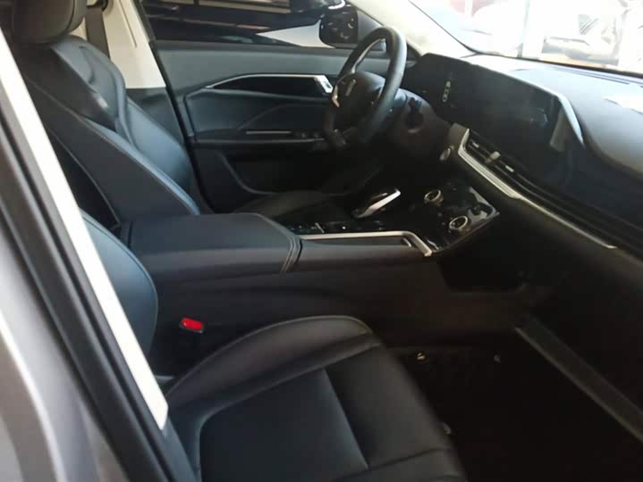 Фото 8 - Bestune B70