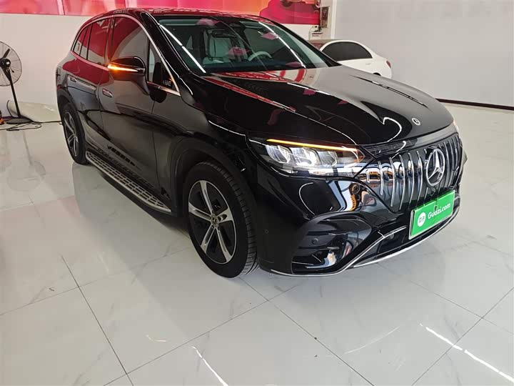 Фото 4 - Mercedes-Benz EQE SUV