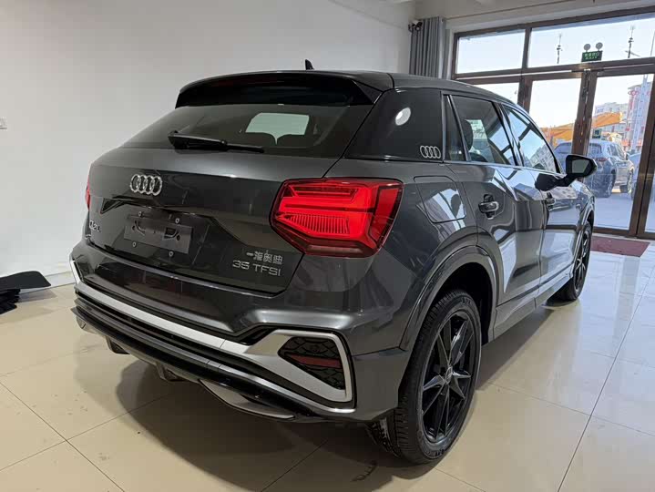 Фото 6 - Audi Q2L