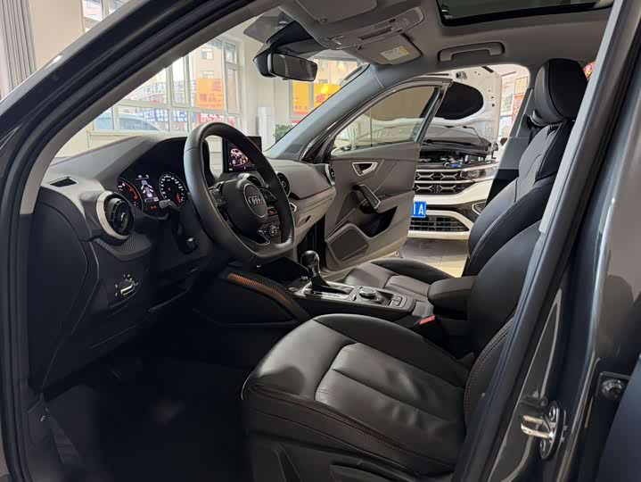 Фото 8 - Audi Q2L