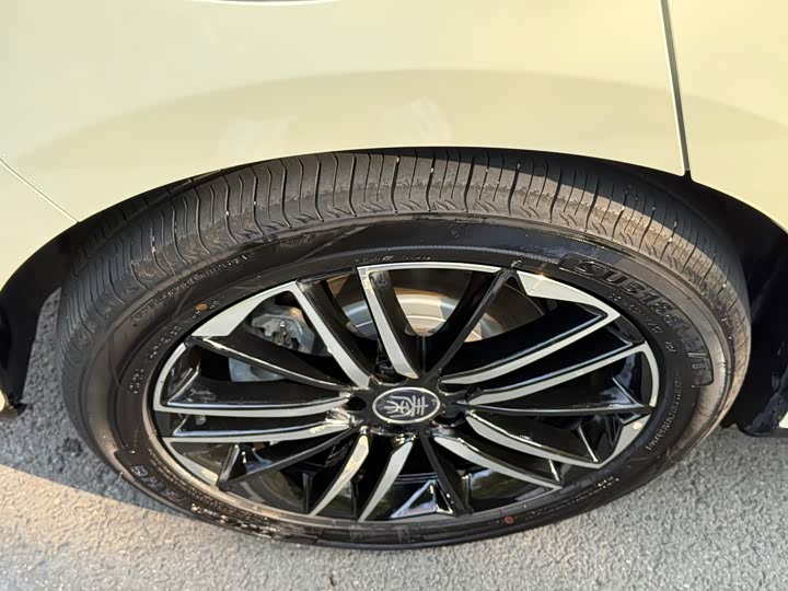 Фото 7 - BYD Qin L