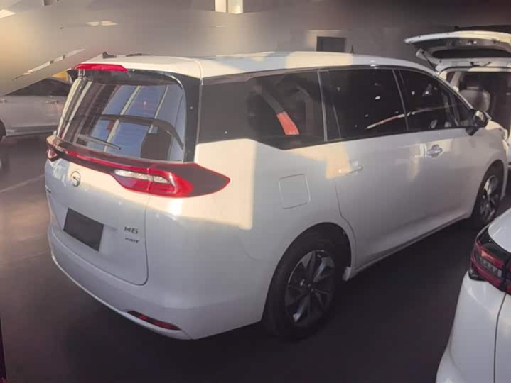 Фото 3 - GAC Trumpchi M6