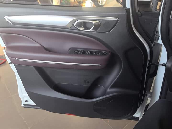 Фото 7 - GAC Trumpchi M6