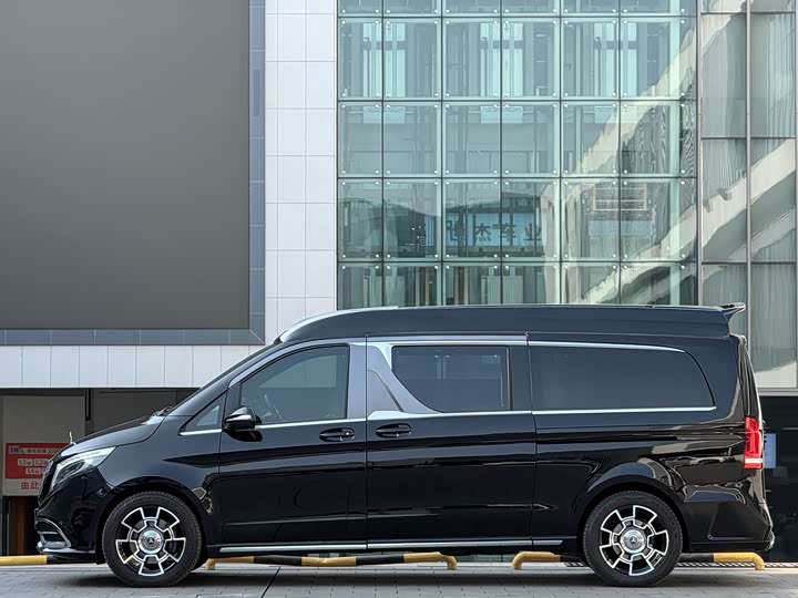 Фото 5 - Mercedes-Benz V-Class