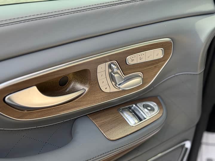 Фото 6 - Mercedes-Benz V-Class