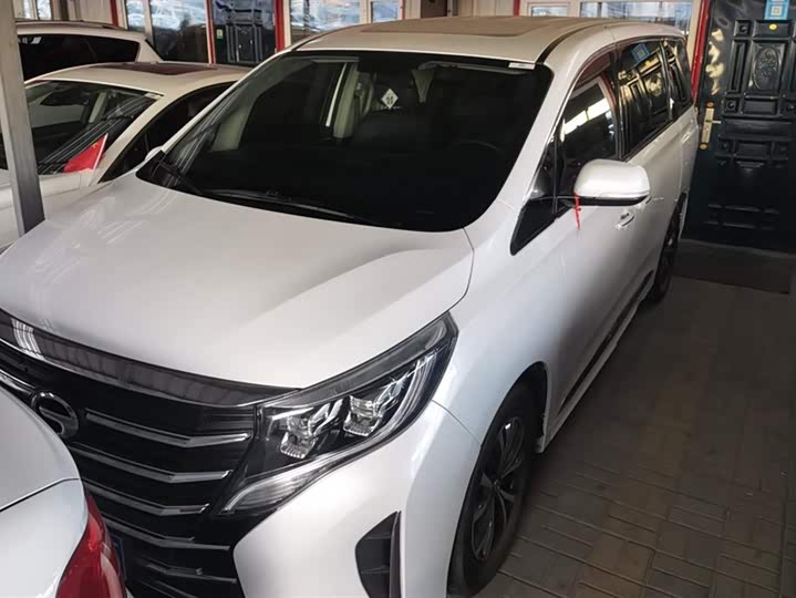 Фото 2 - GAC Trumpchi M8