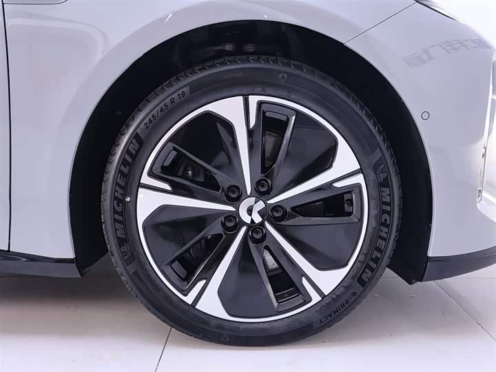 Фото 6 - Nio ET5T