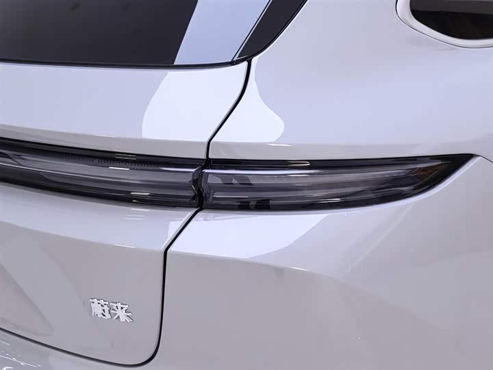 Фото 9 - Nio ET5T