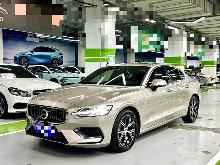 Фото 1 - Volvo S60