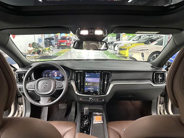 Фото 4 - Volvo S60