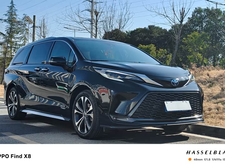 Фото 2 - Toyota Granvia