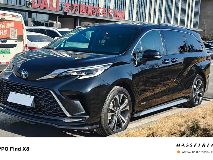 Фото 3 - Toyota Granvia