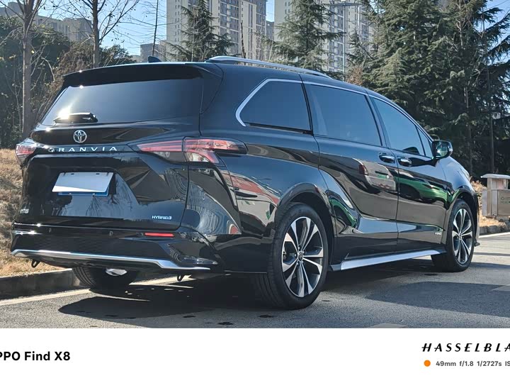 Фото 9 - Toyota Granvia