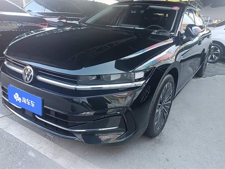 Фото 1 - Volkswagen Magotan