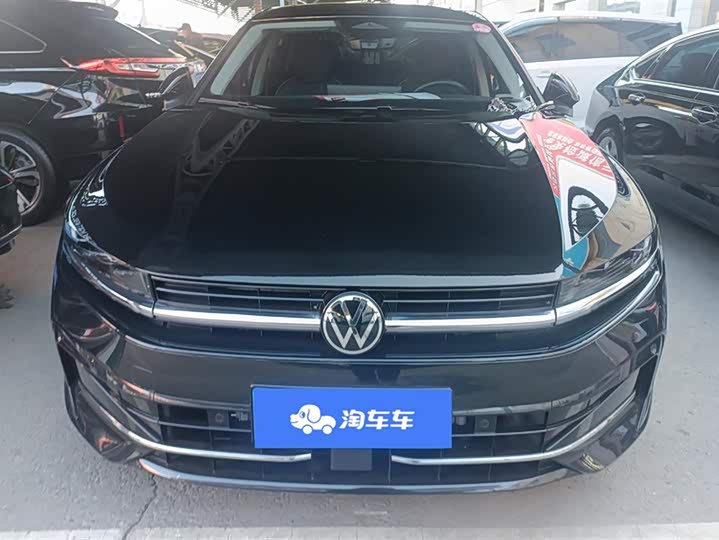 Фото 2 - Volkswagen Magotan