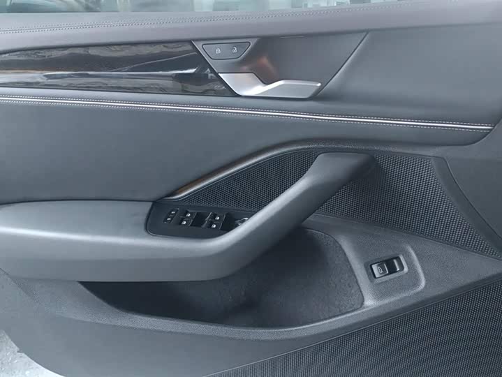 Фото 7 - Volkswagen Magotan