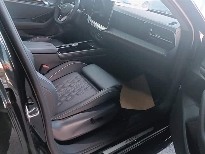 Фото 8 - Volkswagen Magotan