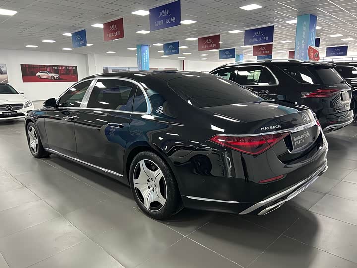 Фото 9 - Mercedes-Benz Maybach S-Class