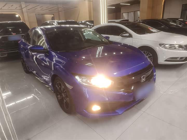Фото 4 - Honda Civic