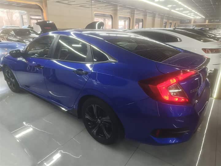 Фото 5 - Honda Civic