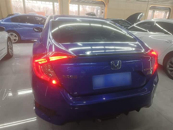 Фото 6 - Honda Civic