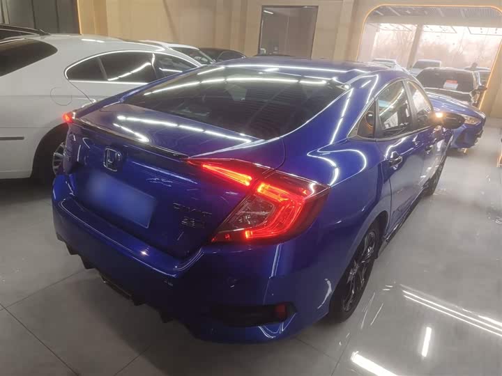 Фото 7 - Honda Civic