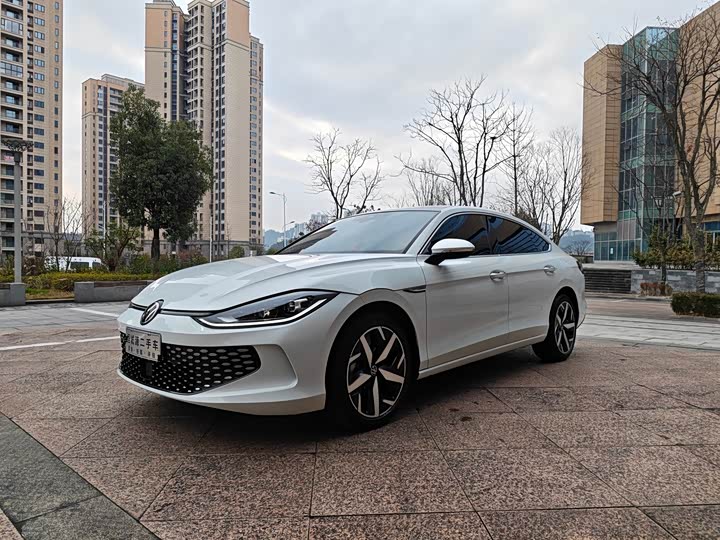 Фото 1 - Volkswagen Lamando L