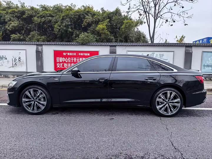 Фото 7 - Audi A6L