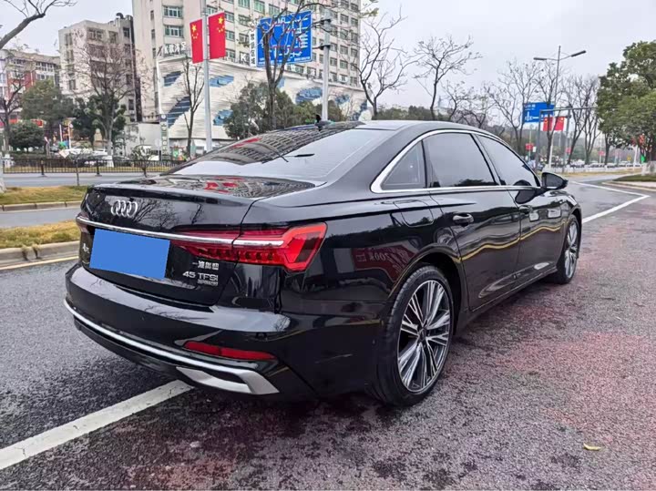 Фото 8 - Audi A6L