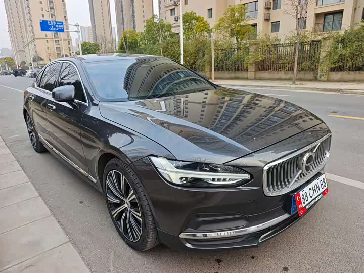 Фото 3 - Volvo S90