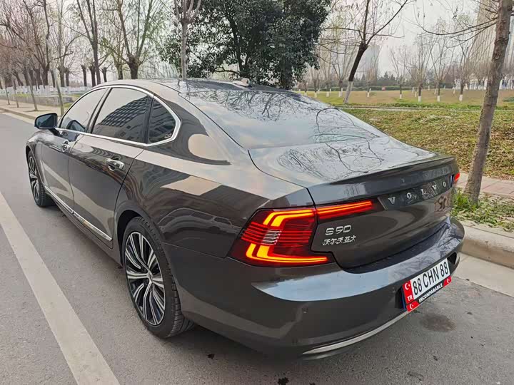 Фото 7 - Volvo S90