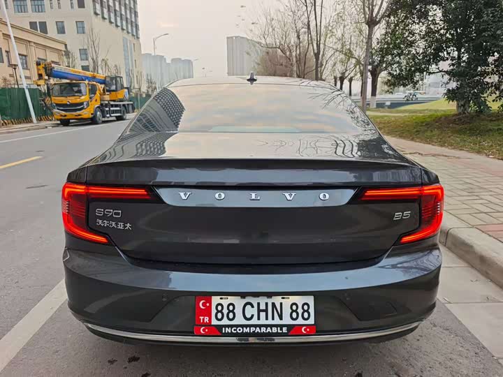 Фото 8 - Volvo S90