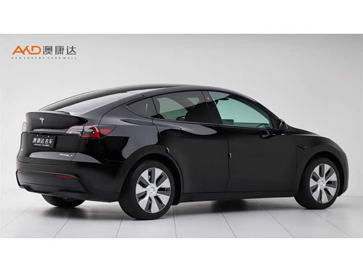 Фото 3 - Tesla Model Y