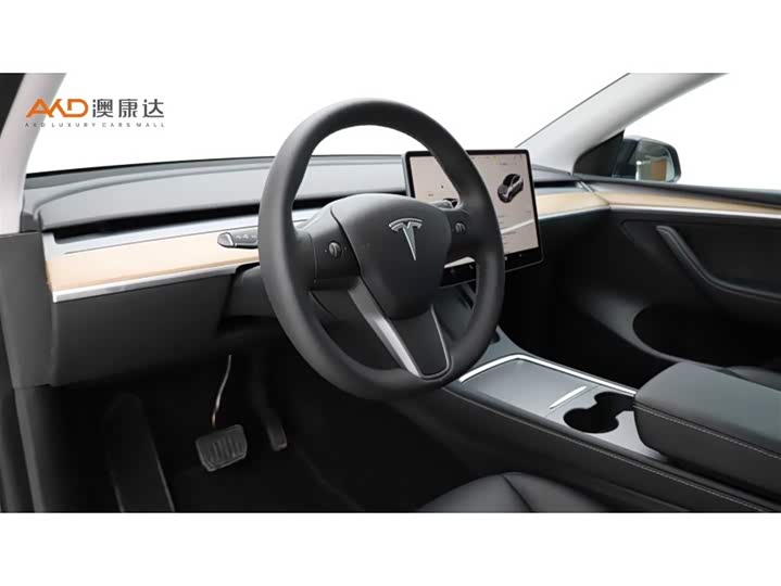 Фото 6 - Tesla Model Y