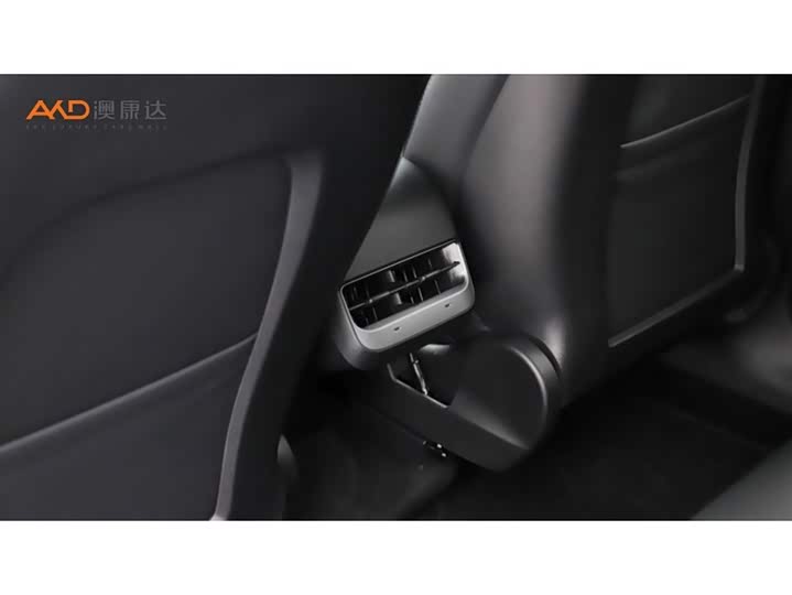 Фото 9 - Tesla Model Y