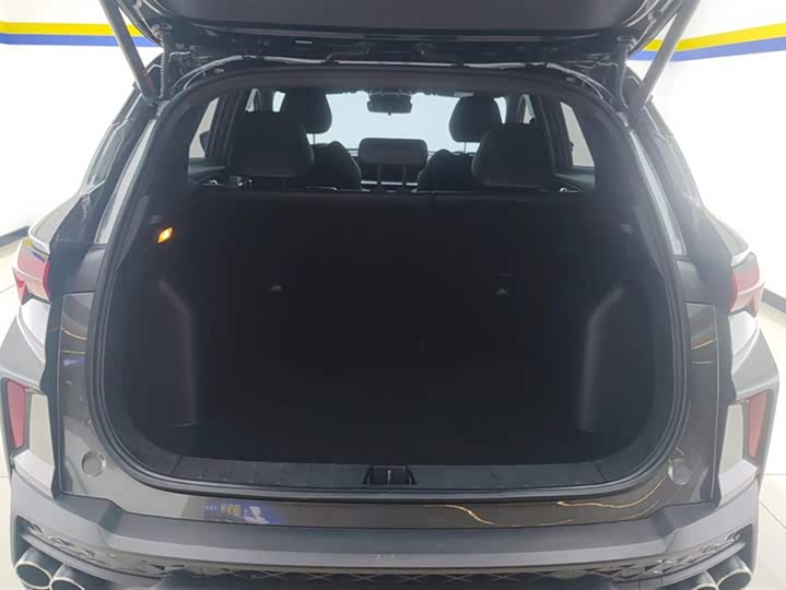 Фото 4 - Geely Coolray