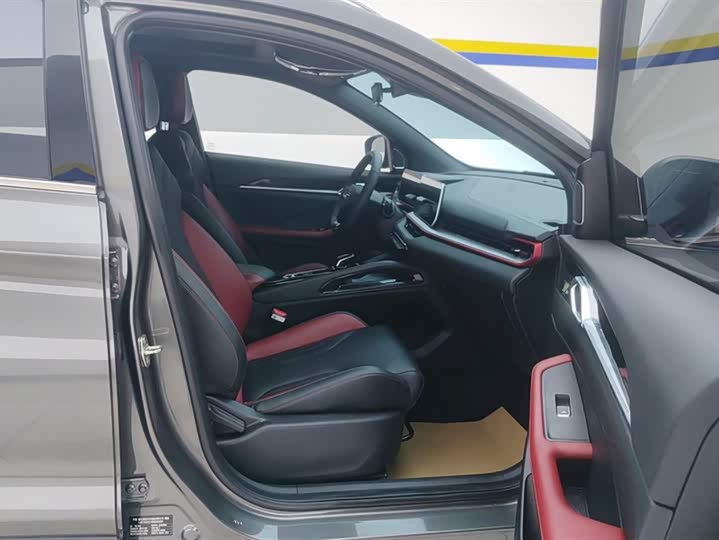 Фото 8 - Geely Coolray