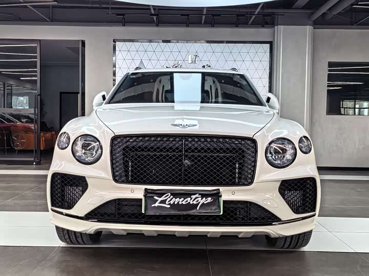 Фото 2 - Bentley Bentayga Hybrid