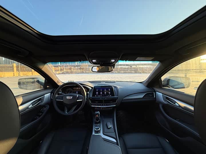 Фото 8 - Cadillac CT5