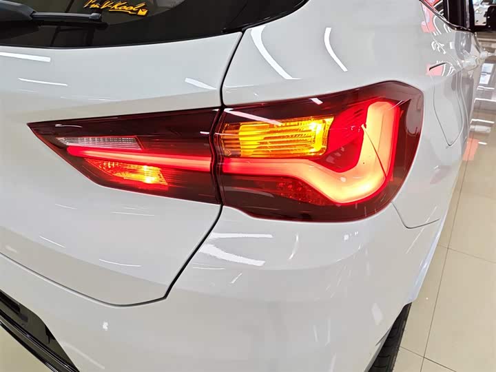 Фото 8 - BMW X2