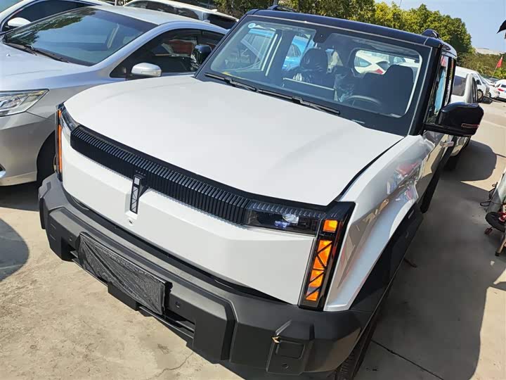 Фото 2 - Chery iCar 03