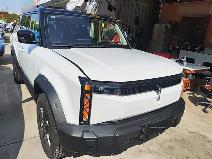 Фото 4 - Chery iCar 03