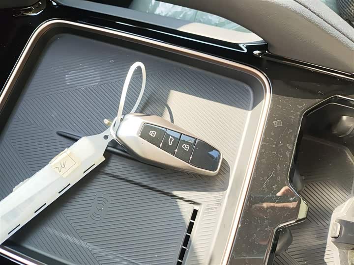 Фото 9 - Chery iCar 03