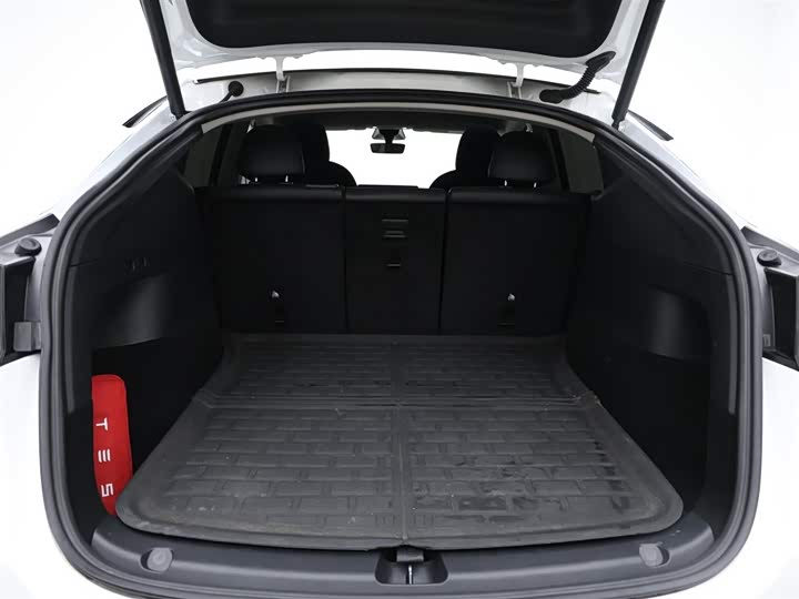 Фото 8 - Tesla Model Y