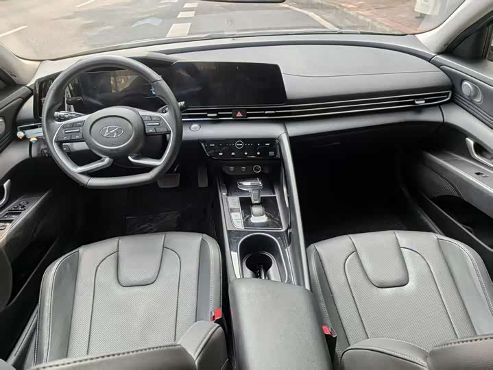 Фото 6 - Hyundai Elantra N line